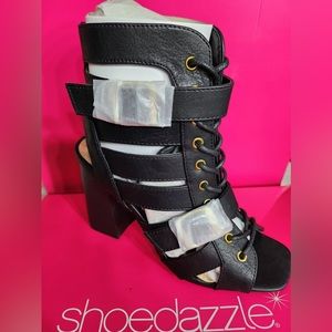 Aubri strappy Buckled sandal